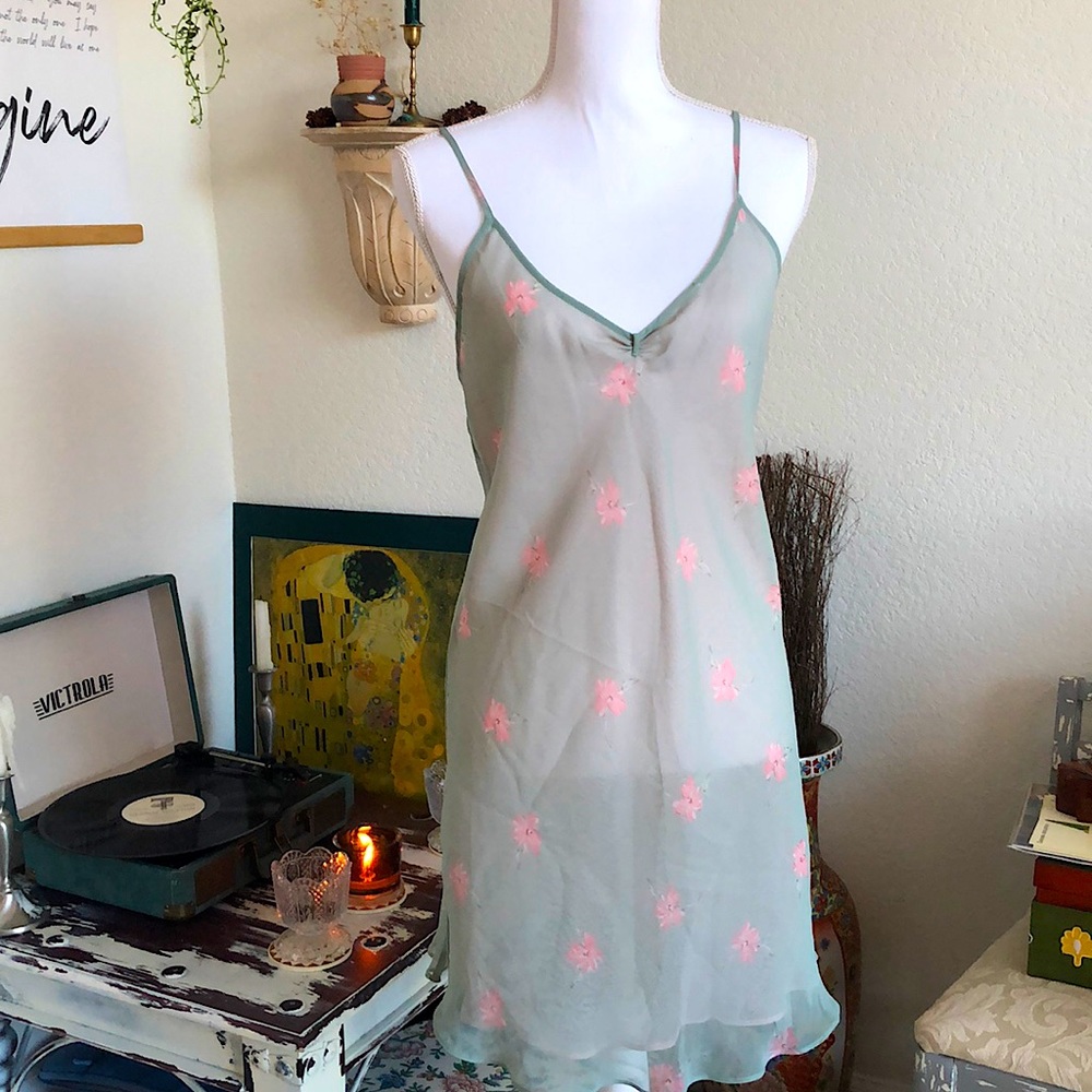 Vintage slip dress 🌸🕊
